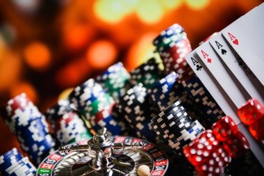 giga5000 live dealers lobby showing multiple Hood vs Wolf tables with player counts and minimum bets